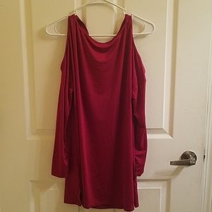 Red shoulder cut out long sleeve tunictop size S/M
